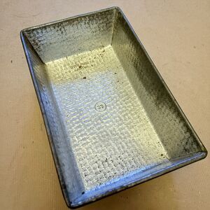 Primitive Old 33 - 10-5/8 x 6.5 x 2-7/8" Antique Large Bread Loaf Pan Dyer Prod.